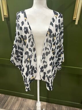 Lightweight White & Black Leopard Print Kimono Jacket